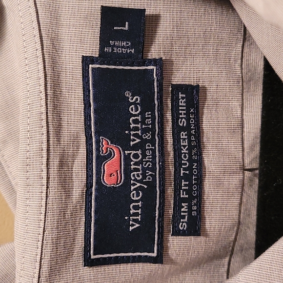 Vineyard Vines men's button up - Picture 3 of 7